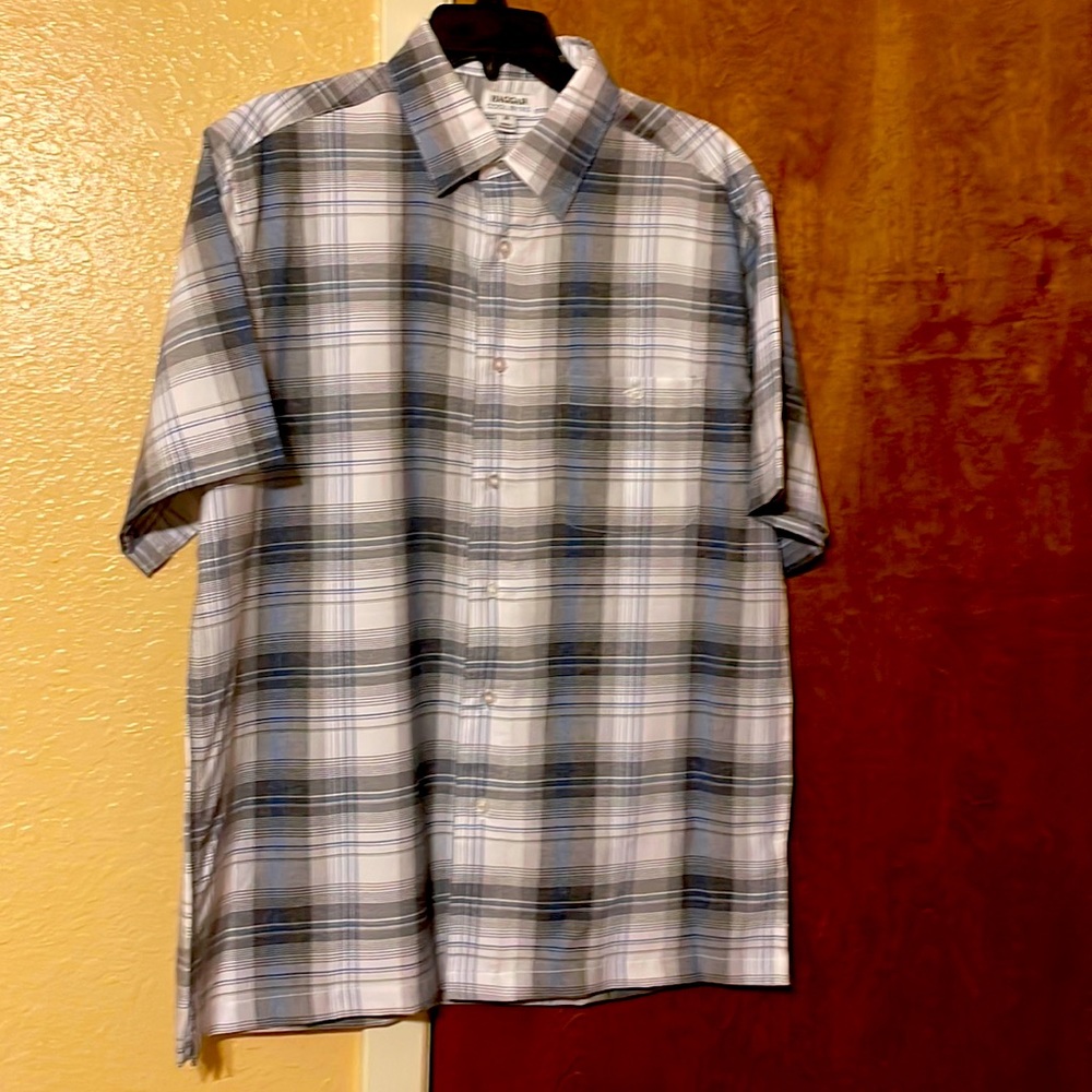 Haggar Cool 18 Tec mens button down shirt Size Medium